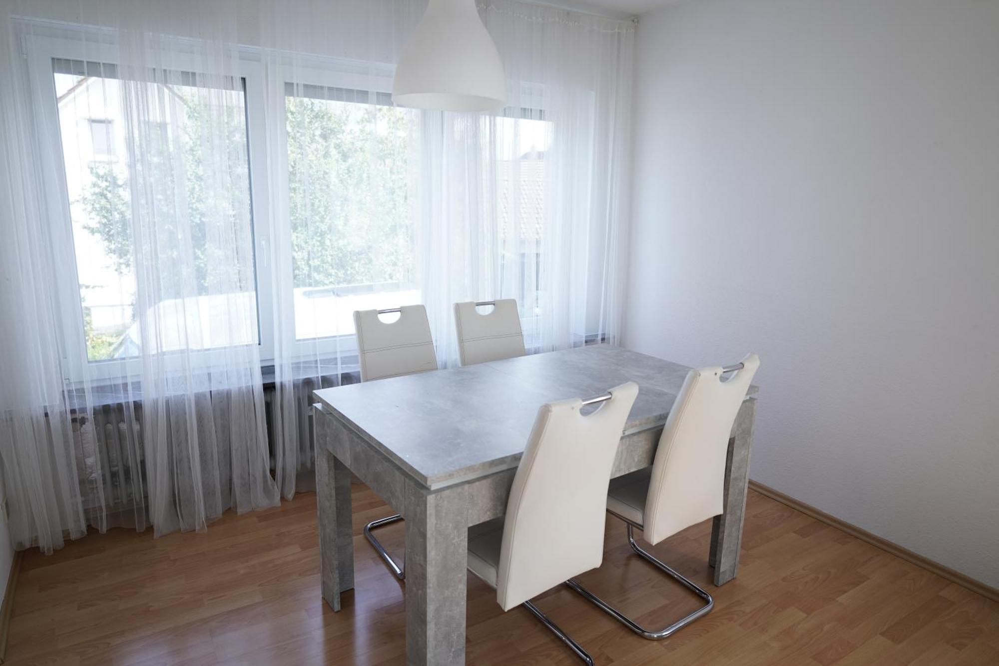 Helle 2 Zimmer Ferienwohnung Mit 63Qm In Trossingen Kültér fotó